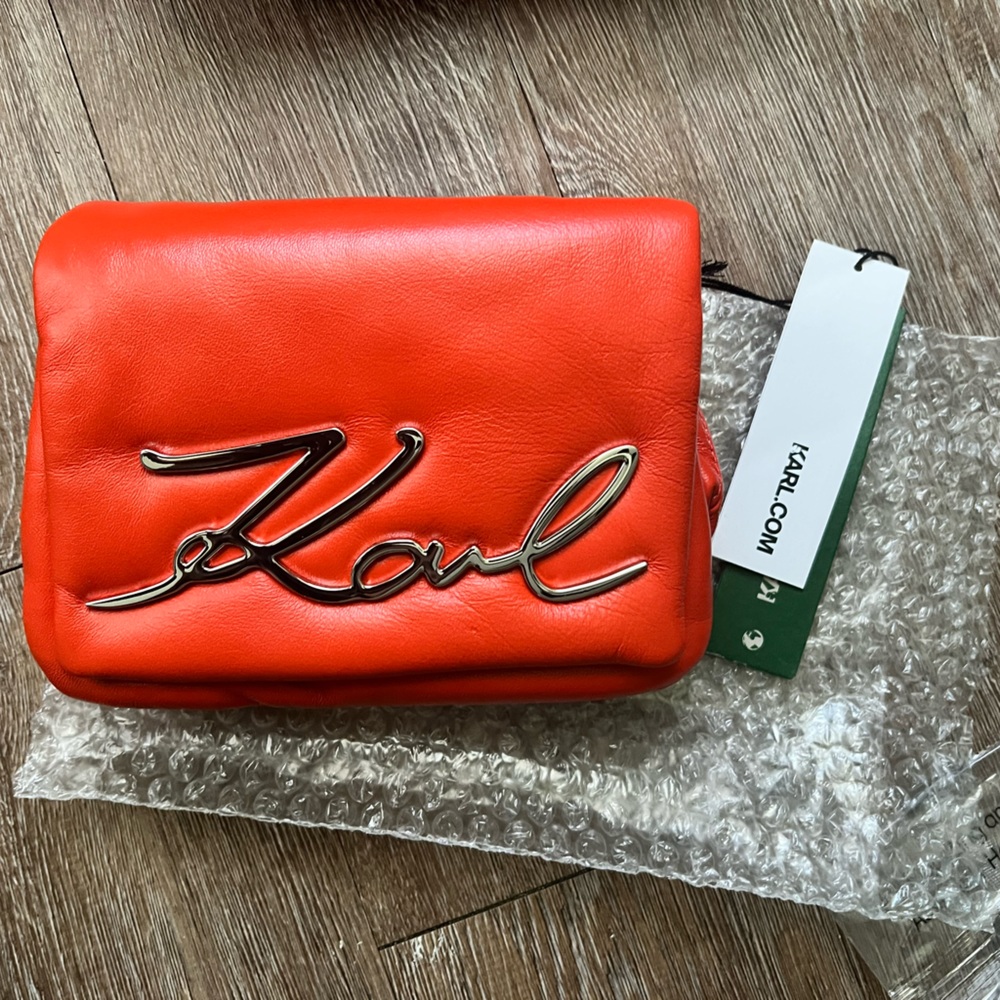 Karl L. Crossbody/clutch.